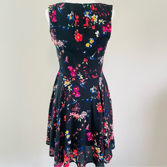 Express Black Multicolored Floral  Dress HummingBird Keyhole 2 Sleeveless Skater - Picture 2 of 13